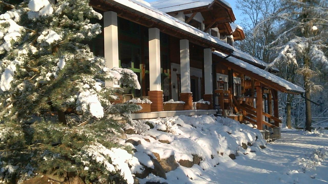 Stajnia Sarnowek Nad Jeziorem Rozany Rozajny Wielkie Εξωτερικό φωτογραφία